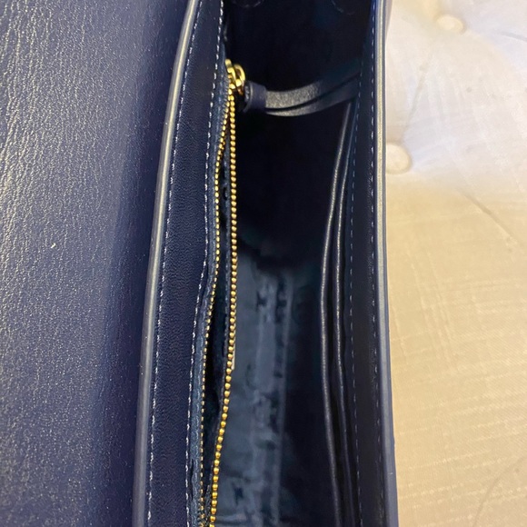 SOLD. Tory Burch shoulder bag comes with duffle bag - Picture 5 of 5